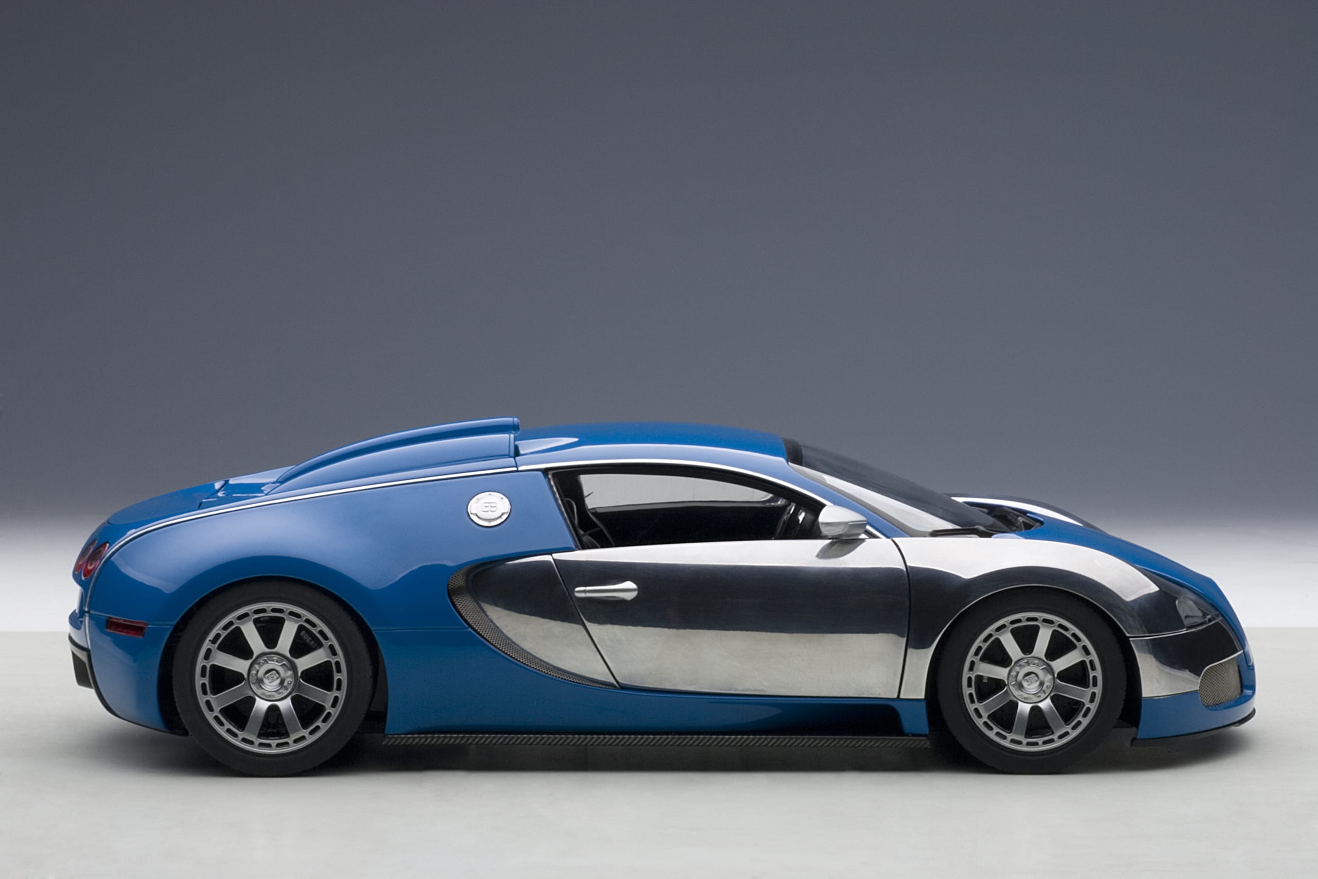 Bugatti Veyron L'Edition Centenaire Jean-Pierre Wimille (French  Blue/Polished Aluminium)