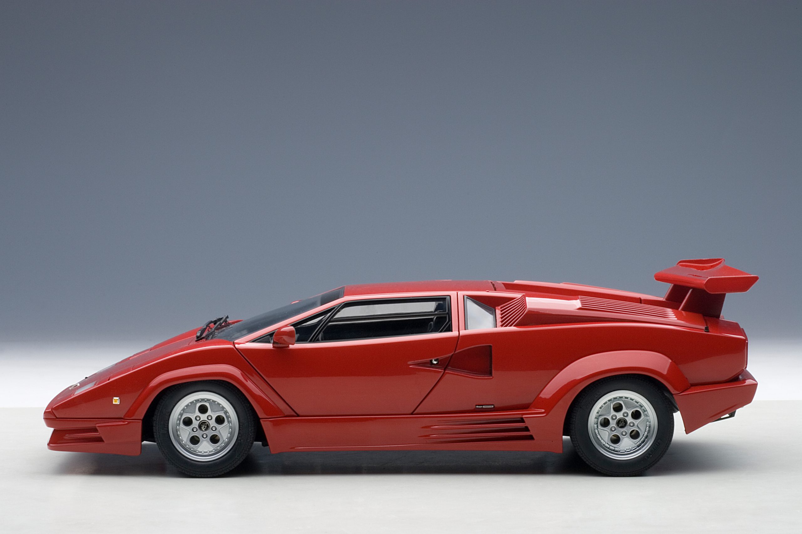Lamborghini Countach 25th Anniversary Edition (Red) | AUTOart