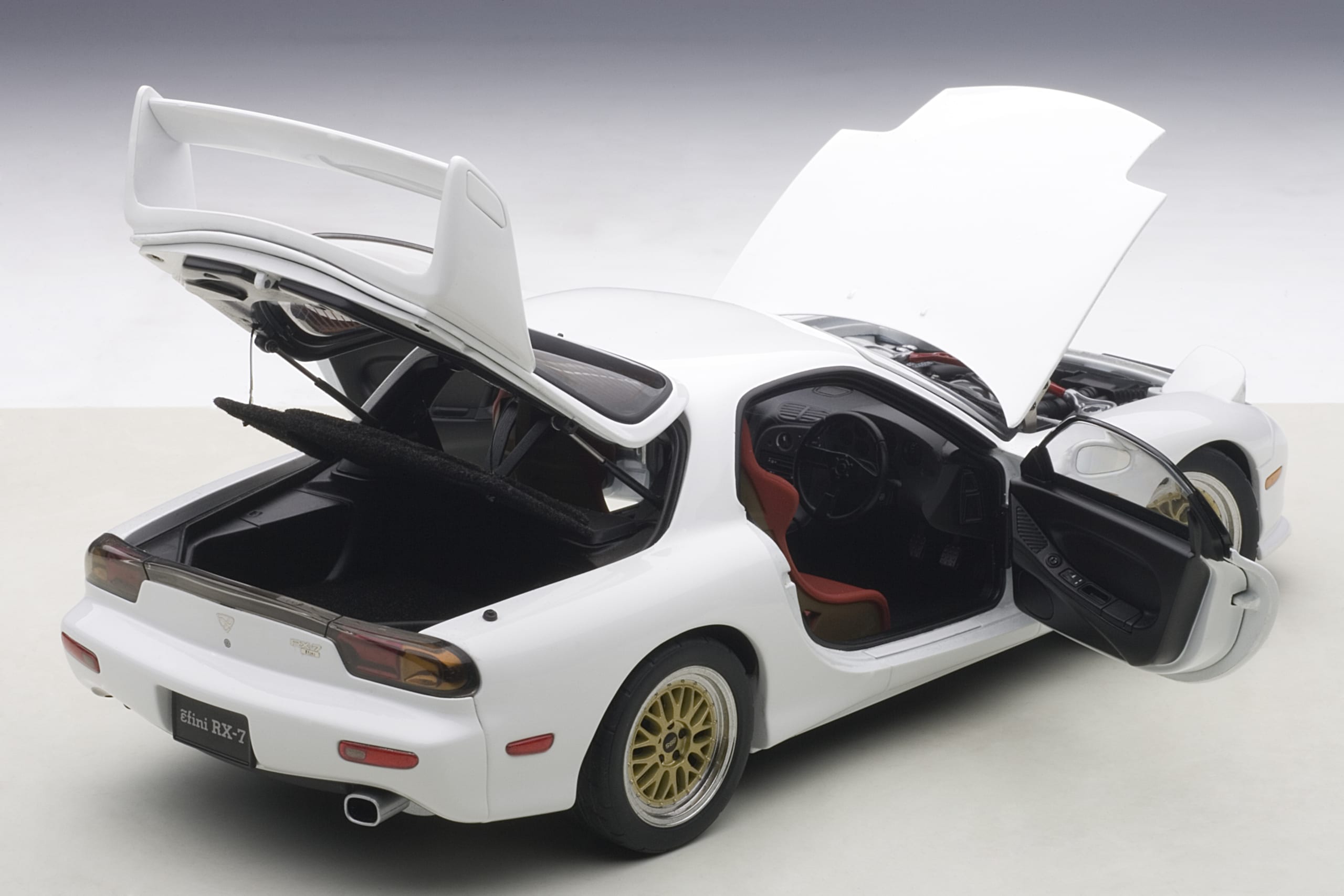 Mazda Efini RX-7(FD) Tuned Version (Pure White) | AUTOart