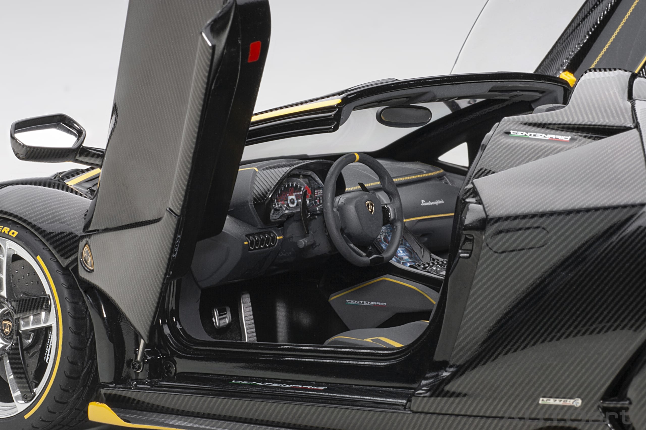 Lamborghini Centenario Roadster (Carbon) | AUTOart