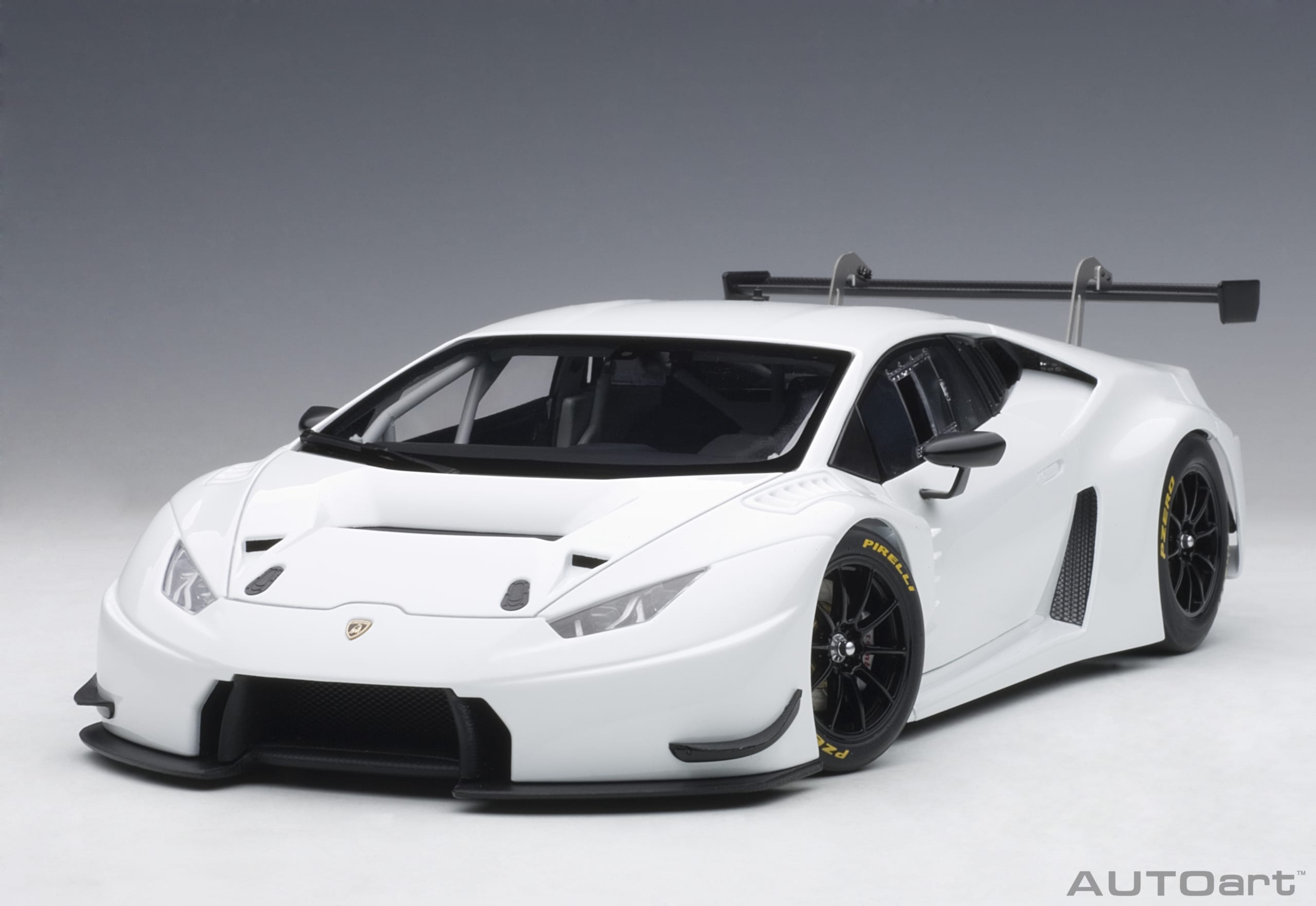 1:18 AUTOart Lamborghini Huracan GT3 Plain Body 2015 white 