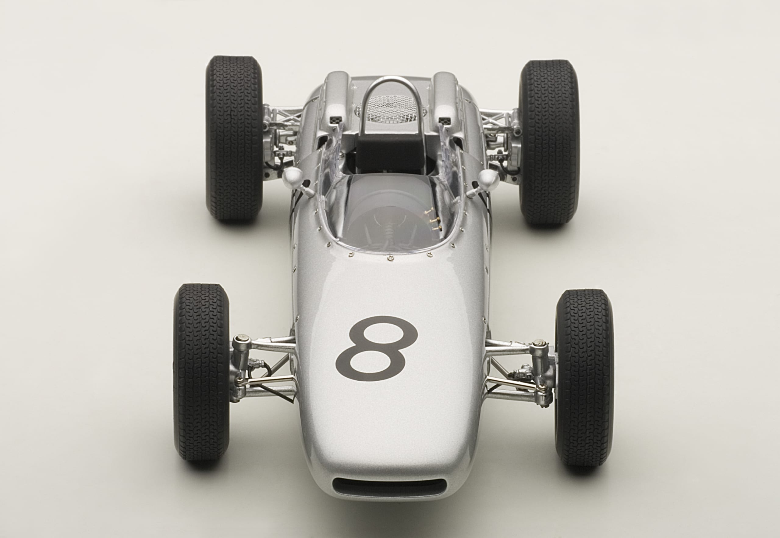 国内全数検品AUTO art 86272 1/18 ポルシェ 804 F1 1962 #8 レーシングカー