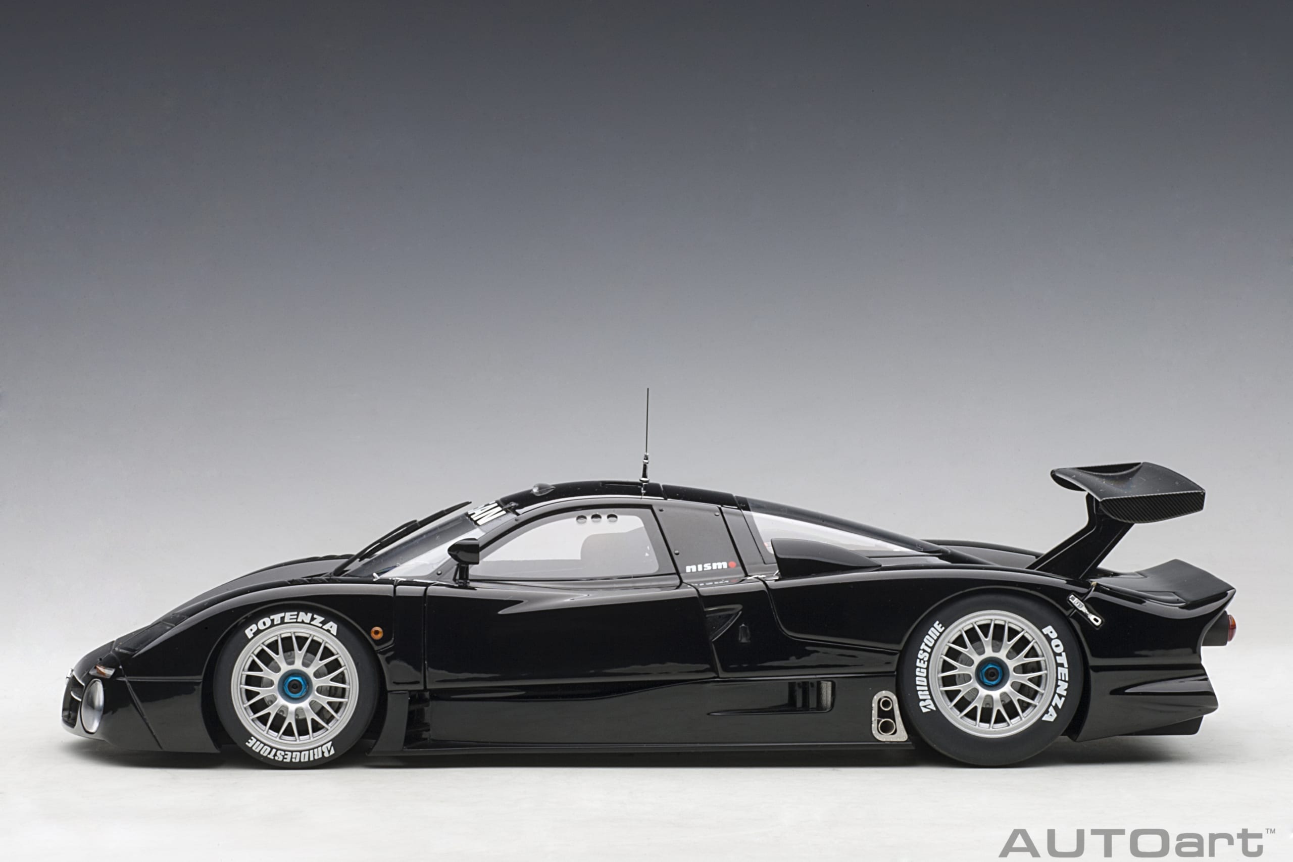 Nissan R390 GT1 Le Mans Plain Body Version (Black) | AUTOart